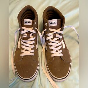 Women’s 9 mid grey Vans.